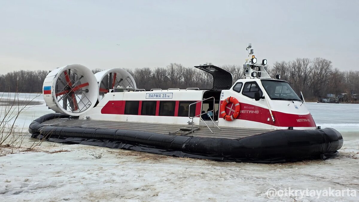 СВП Нептун 46 у берега в Рождествено