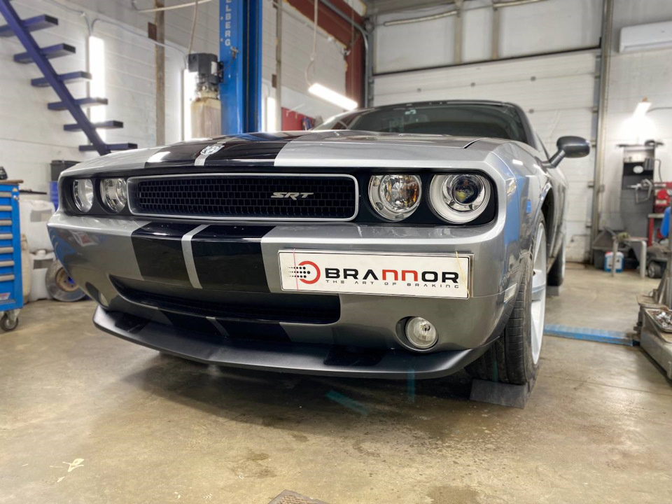 Dodge Challenger SRT 8