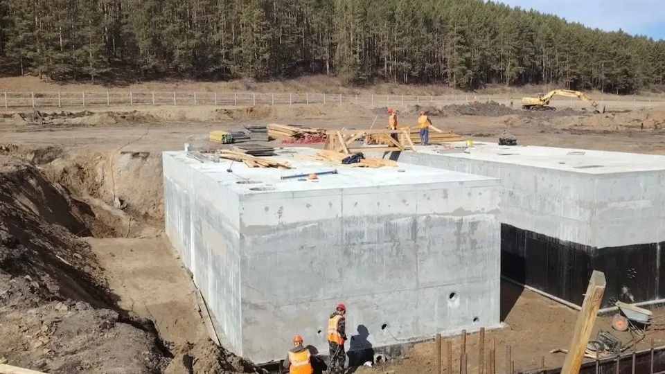 В Оёке наполовину построили новый водовод для четырех тысяч жителей