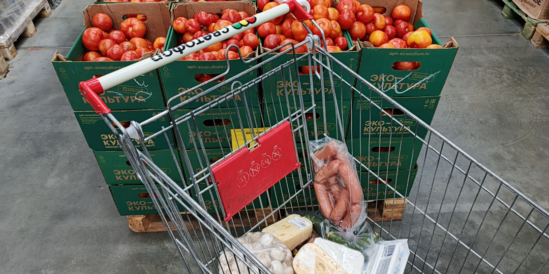 В «Светофоре» ажиотаж из-за большого ассортимента продуктов и товаров для дома.