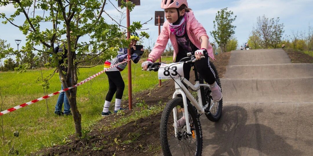 В Ростове-на-Дону велосезон открыли массовой гонкой в Суворовском