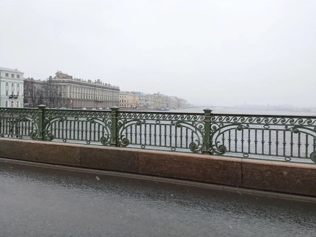    Лариса Худикова