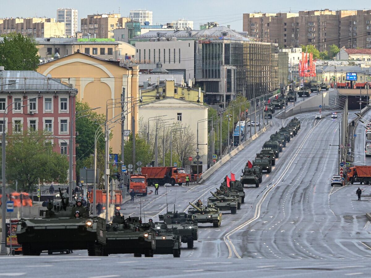    Колонна военной техники на репетиции парада в честь 80-й годовщины Победы в Великой Отечественной войне | © РИА Новости / Алексей Никольский