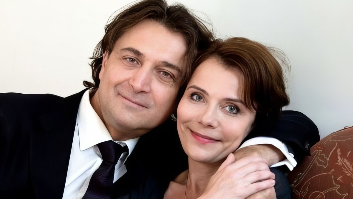 Александр Лазарев-младший и Екатерина Семенова, кадр из сериала «Дипломат»