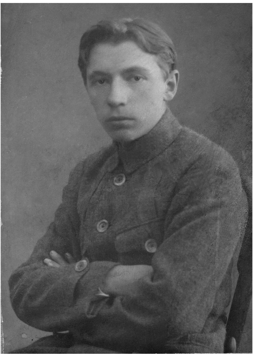 Леонид Александрович Шрейнер в реальном училище. Около 1916 г. Фотография из архива семьи ученого.