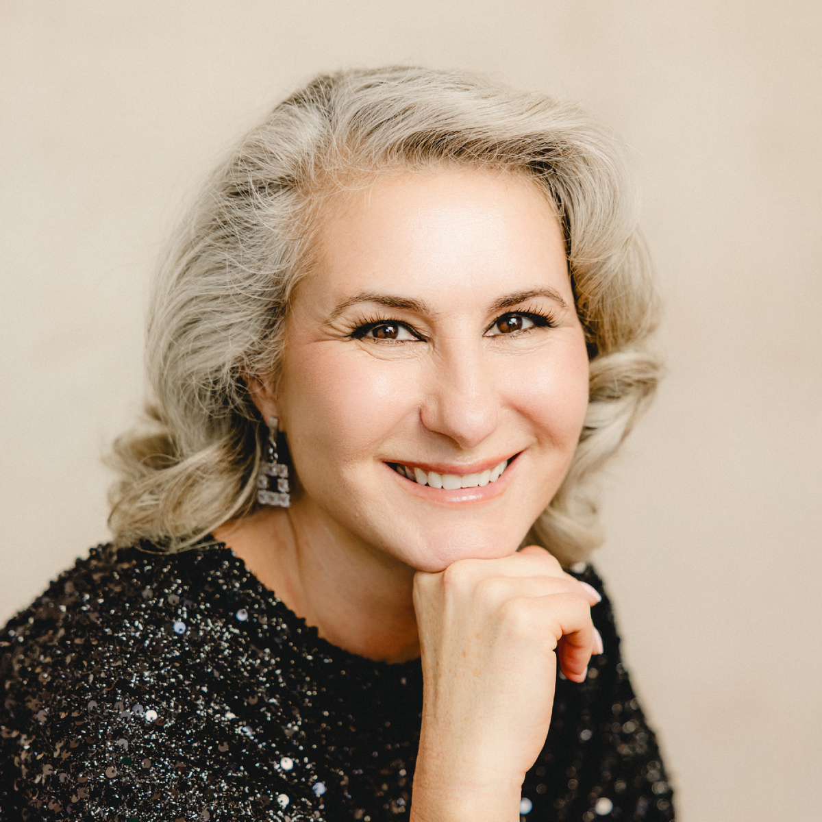 Хестанова Тамара Зауровна — врач-рефлексотерапевт со стажем более 27 лет в лечении иглами.