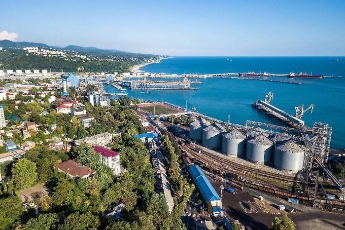 Обложка © Shutterstock / FOTODOM / Evgeny Drablenkov