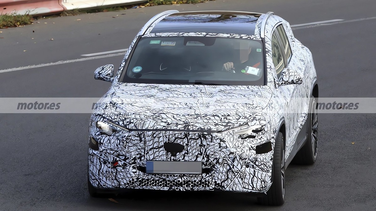    Прототип Mercedes-Benz GLA на тестах