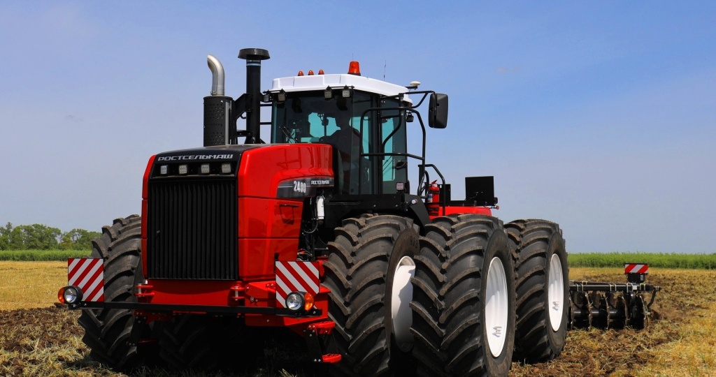 🏭🚜 Трактор Ростсельмаш 2400: готовность к посевной и прицепное оборудование