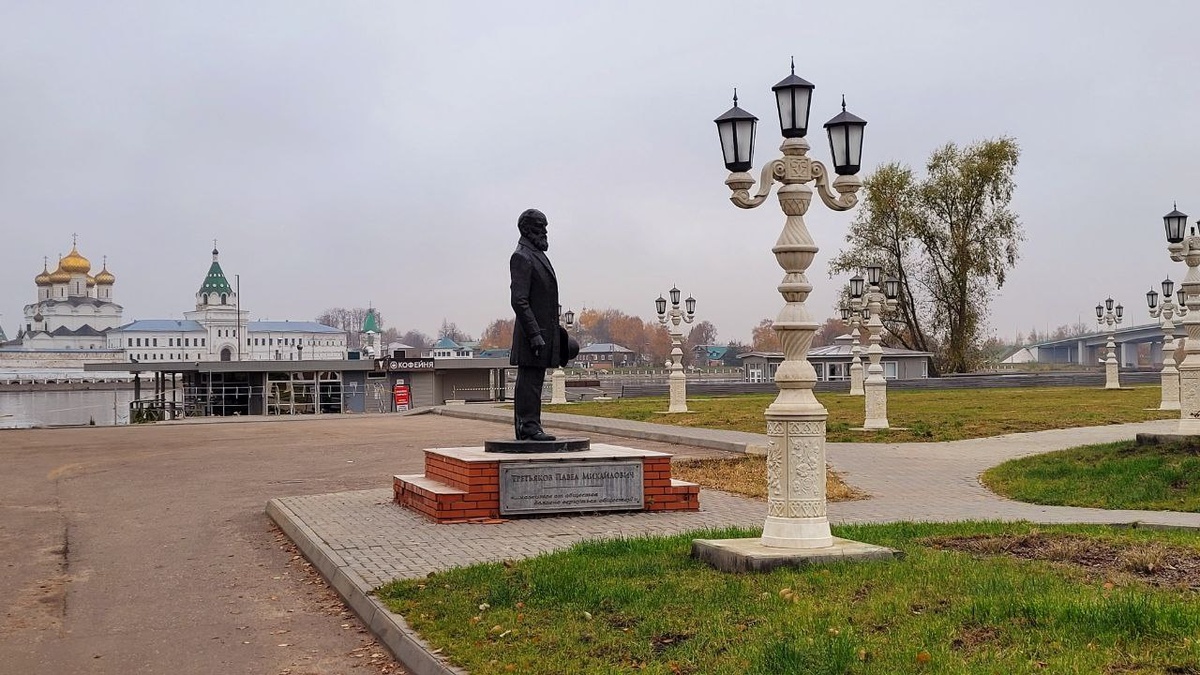 Памятник Третьякову С.