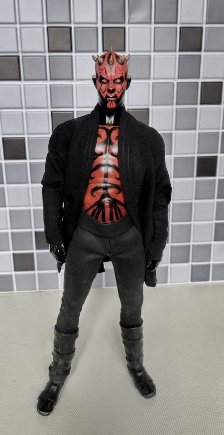 Словно застали после выхода из душа одевающимся...