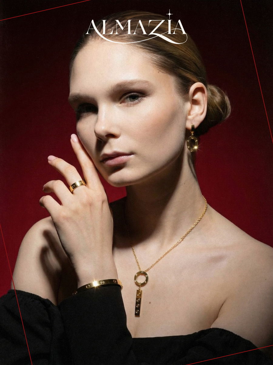 Комплект приемиальных и качественных украшений Almazia