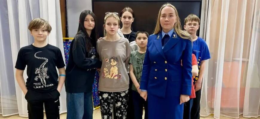 Прокуратура Невского района провела беседу с воспитанниками социального учреждения