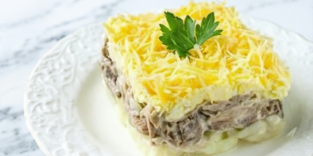 Куриный салат с ананасами: ПП-версия, которая удивит гостей