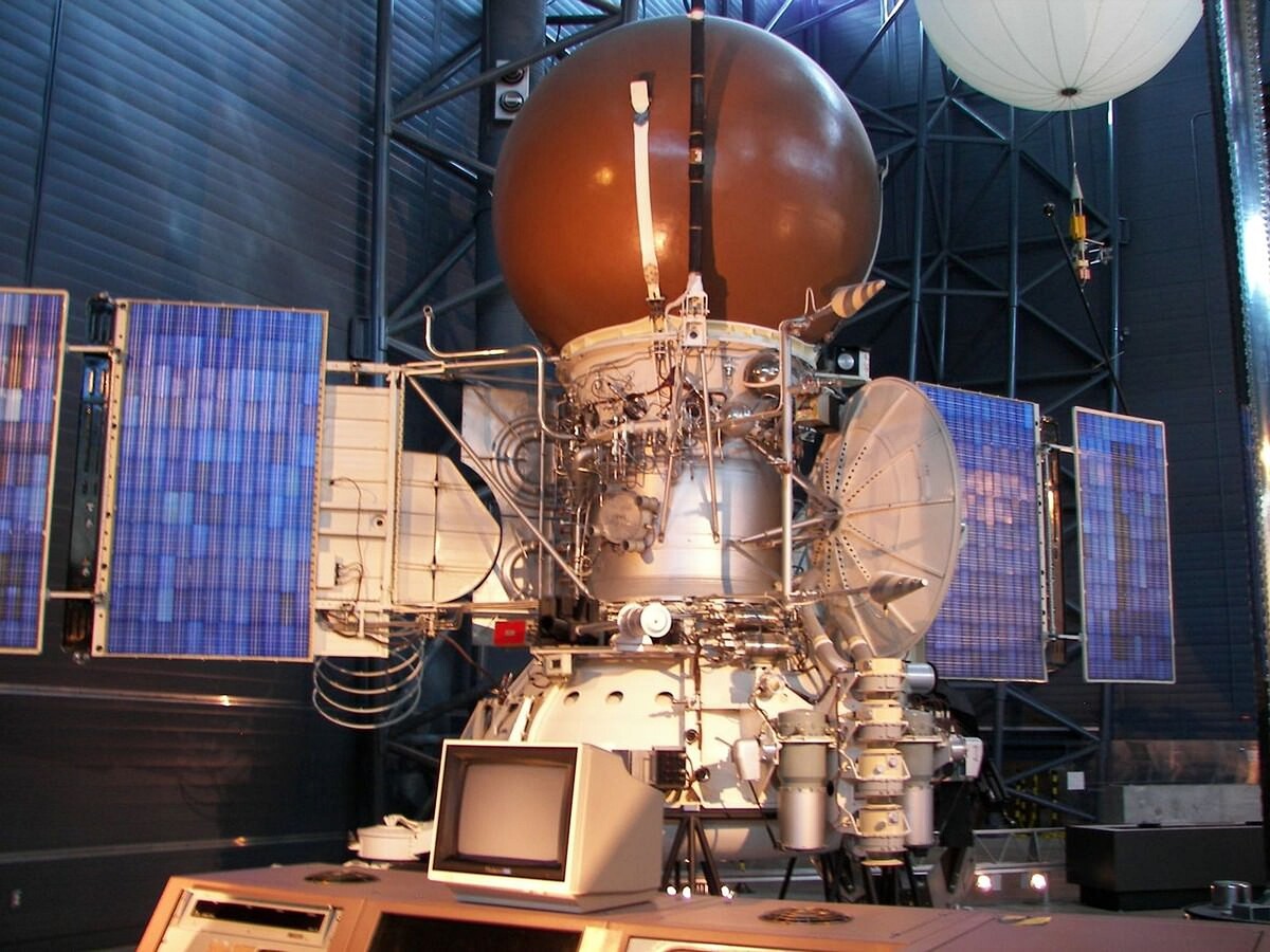 Копия космического корабля Vega, представленная в Центре имени Джорджа Маршалла, штат Вирджиния, США.