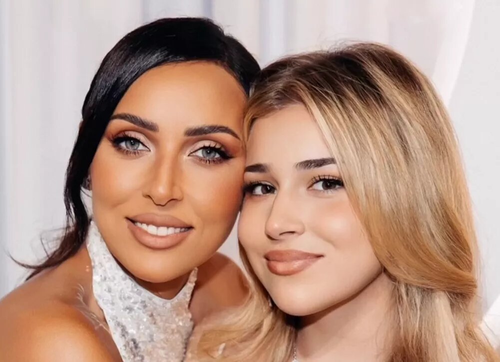    Алсу трогательно поздравила младшую дочь с 18-летием