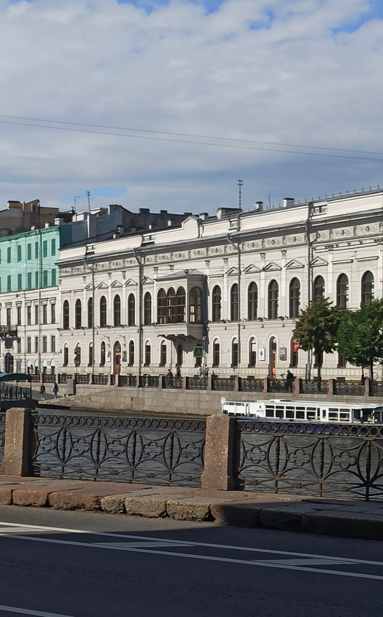 Напомнило Венецианские дворцы