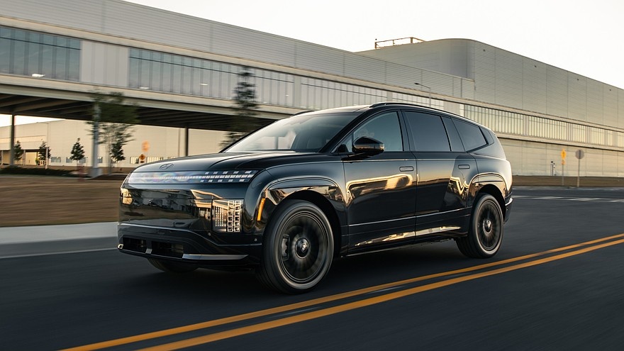    На фото: Hyundai Ioniq 9 Calligraphy Black Ink