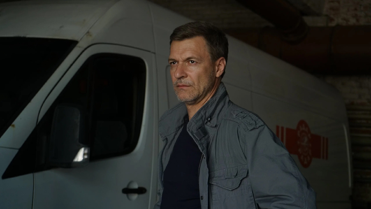 Константин Стрельников. Кадр из сериала "Ночной".