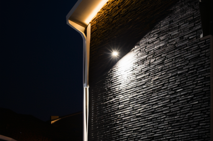 Прожектор слепит соседей: 4 ошибки при установке