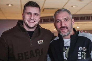 Одноклубник Овечкина раскрыл, кто в «Вашингтоне» выполняет роль личного водителя россиянина