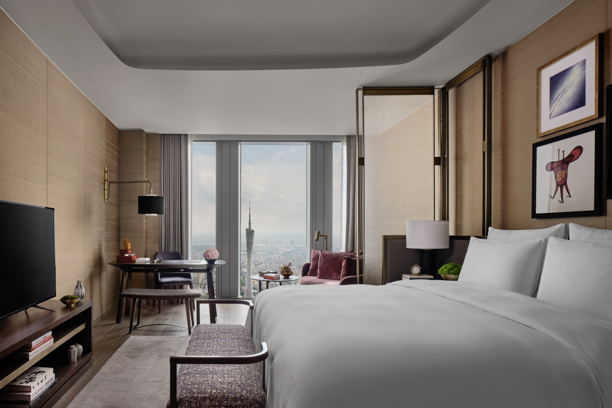     Интерьер номера Executive Suite