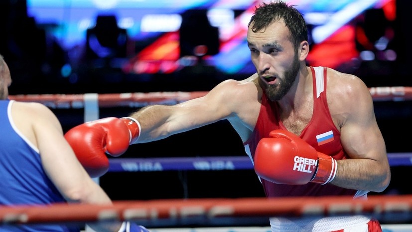     Садам Магомедов (Сербия) и Муслим Гаджимагомедов (Россия) на чемпионате Европы по боксу в Белграде РИА Новости Александар Джорович