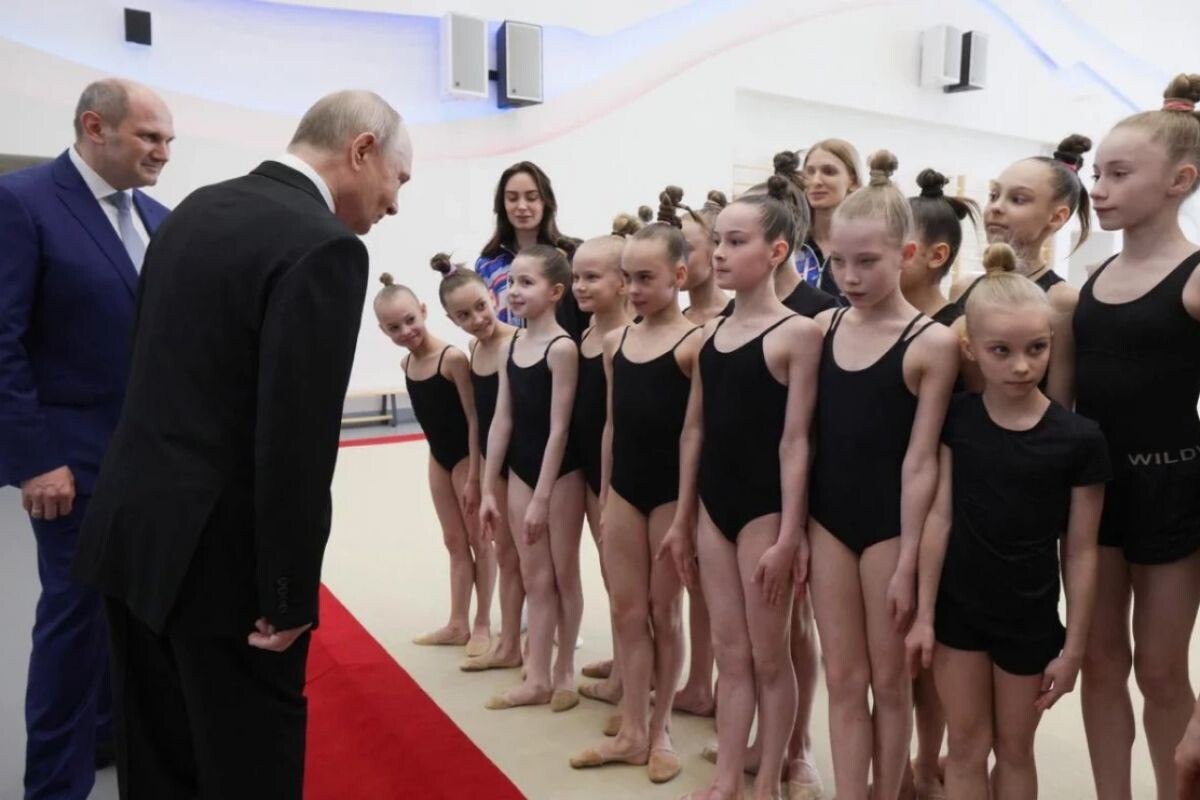 Владимир Путин в Школе олимпийского резерва имени А.С. Рахлина. Фото: Гавриил Григоров / ТАСС