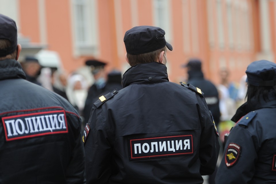    Полицейского раскрыли его уже бывшие коллеги. Юлия ПЫХАЛОВА