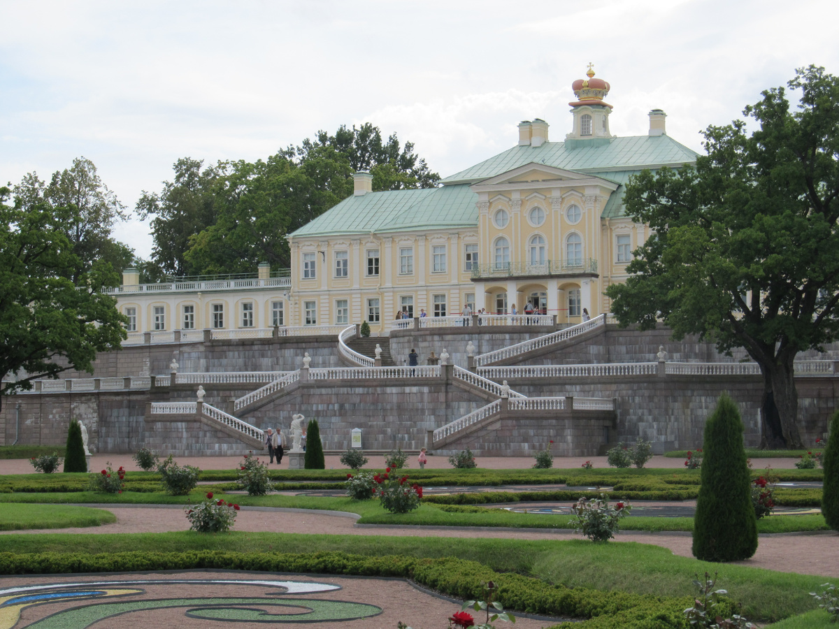 Дворцово-парковый ансамбль Ораниенбаум в Санкт-Петербурге