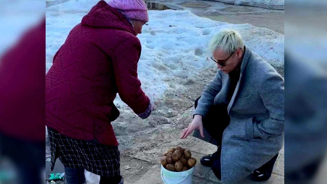 Бабуля, побольше наваливай 