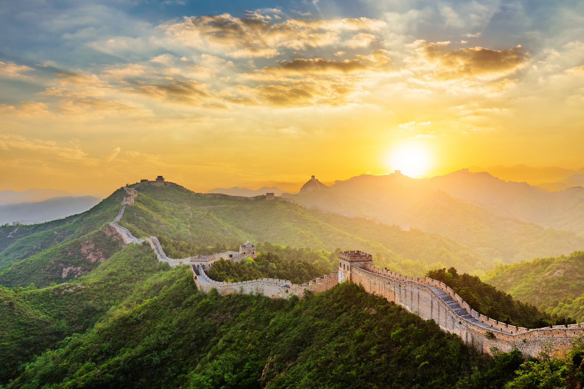 Великая Китайская стена на закате. Источник: Shutterstock