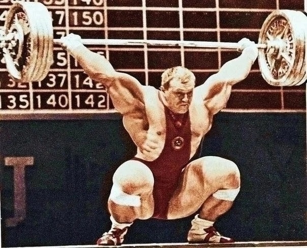 А.С. Медведев – известный тяжелоатлет (чемпион мира по ТА, 1957), заслуженный тренер, первый в истории российской тяжелой атлетики доктор наук и профессор. Опубликовал около 400 научных работ по тяжелой атлетике.    Многие отечественные тяжелоатлеты, в том числе Олимпийские призеры, тренировались и тренируются сегодня по циклам, составленным на основе данных А.С. Медведева. 