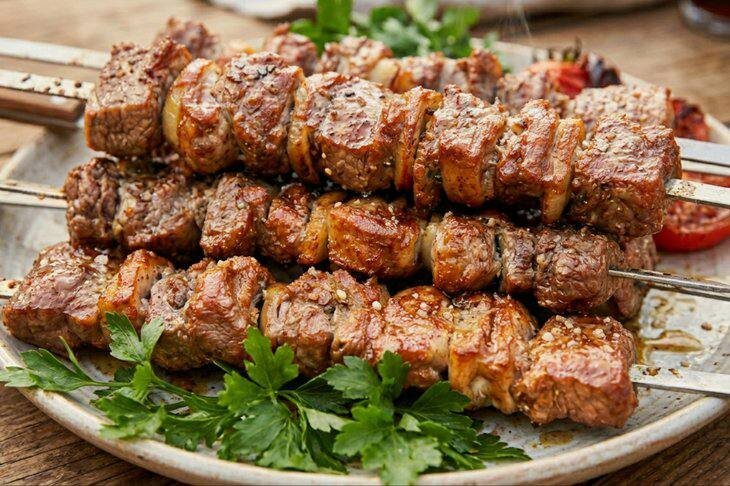 Шашлык кусается