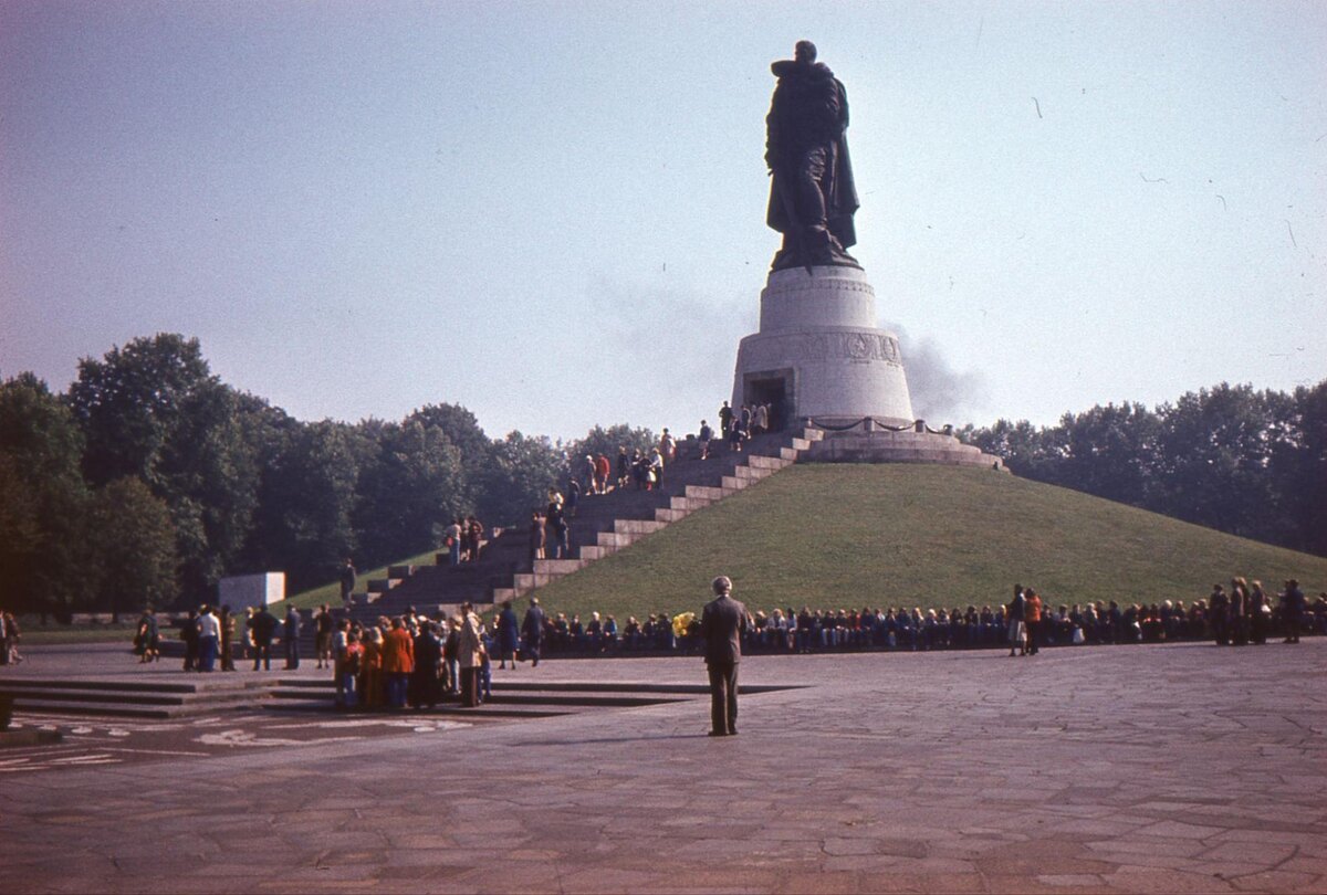 Трептов-парк. 1979 год. Источник