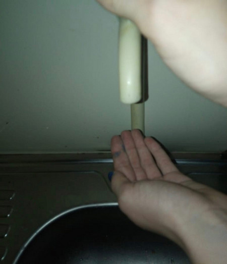 В Кировской области люди собирают дождевую воду из-за поломки скважины