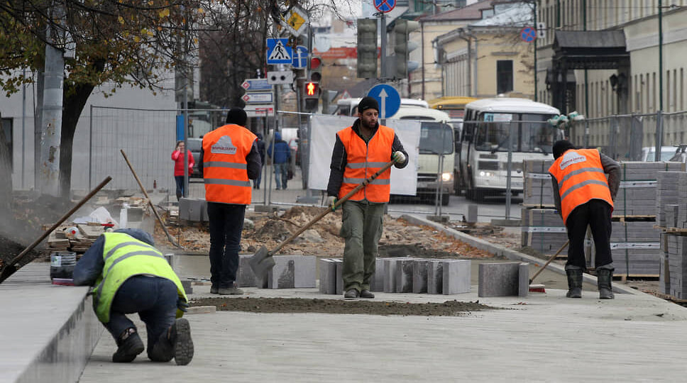 Почти 100 тысяч мигрантов встали на учет в Нижегородской области за год