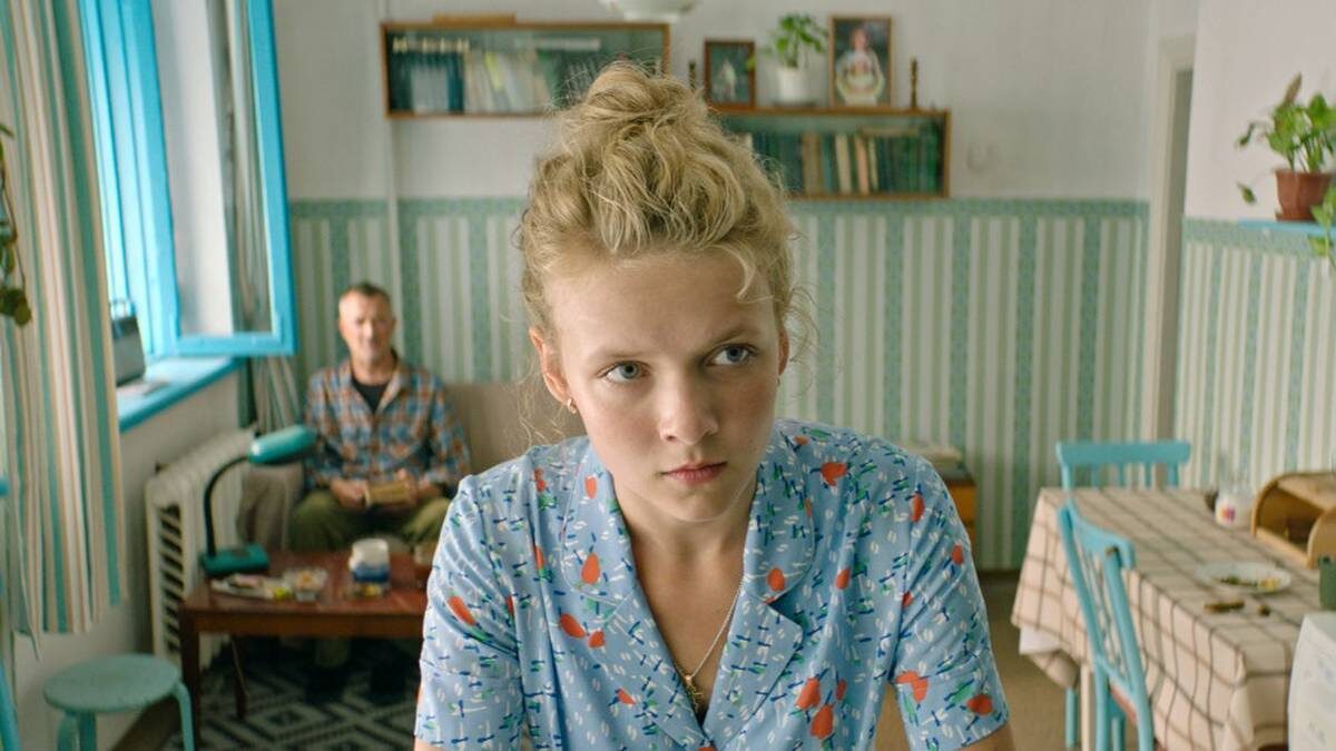    Актриса Анна Панкратова в фильме «Кукла» сыграла Надежду, а актер Егор Бероев — ее отца / Фото: КиноБюро