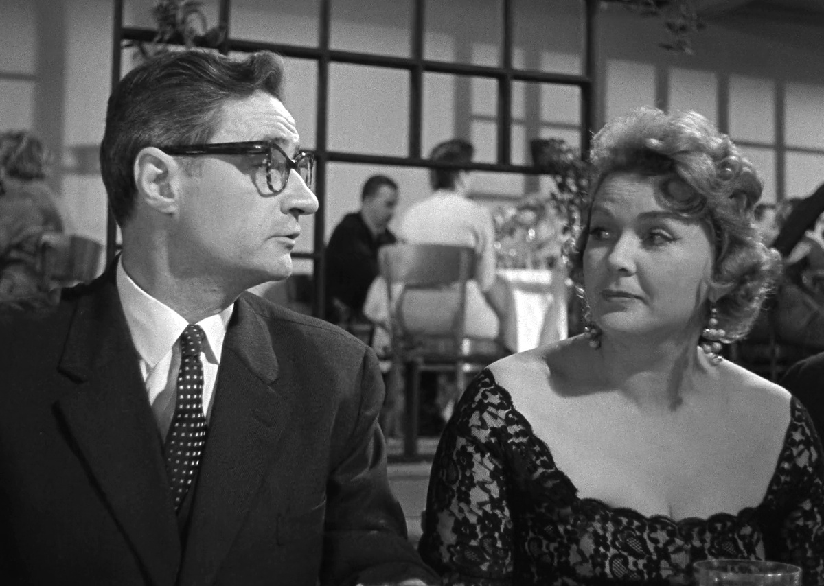 Кадр из кинофильма "Девять дней одного года", 1961 г., режиссер Михаил Ромм, сценаристы Даниил Храбровицкий, Михаил Ромм, композитор Дживан Тер-Татевосян (скриншот)