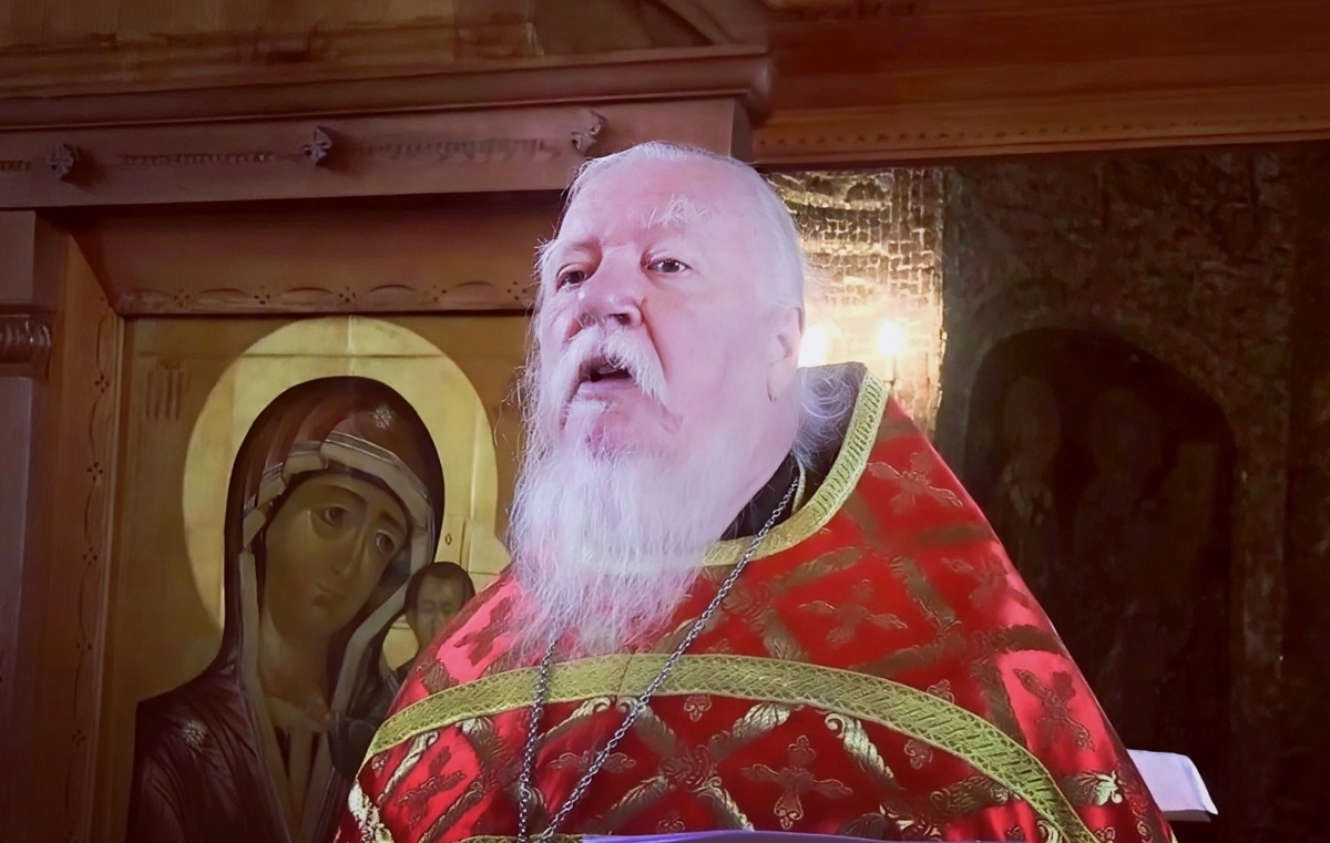Димитрий Смирнов (07.03.1951 — 21.10.2020 гг.) — протоиерей, церковный и общественный деятель.