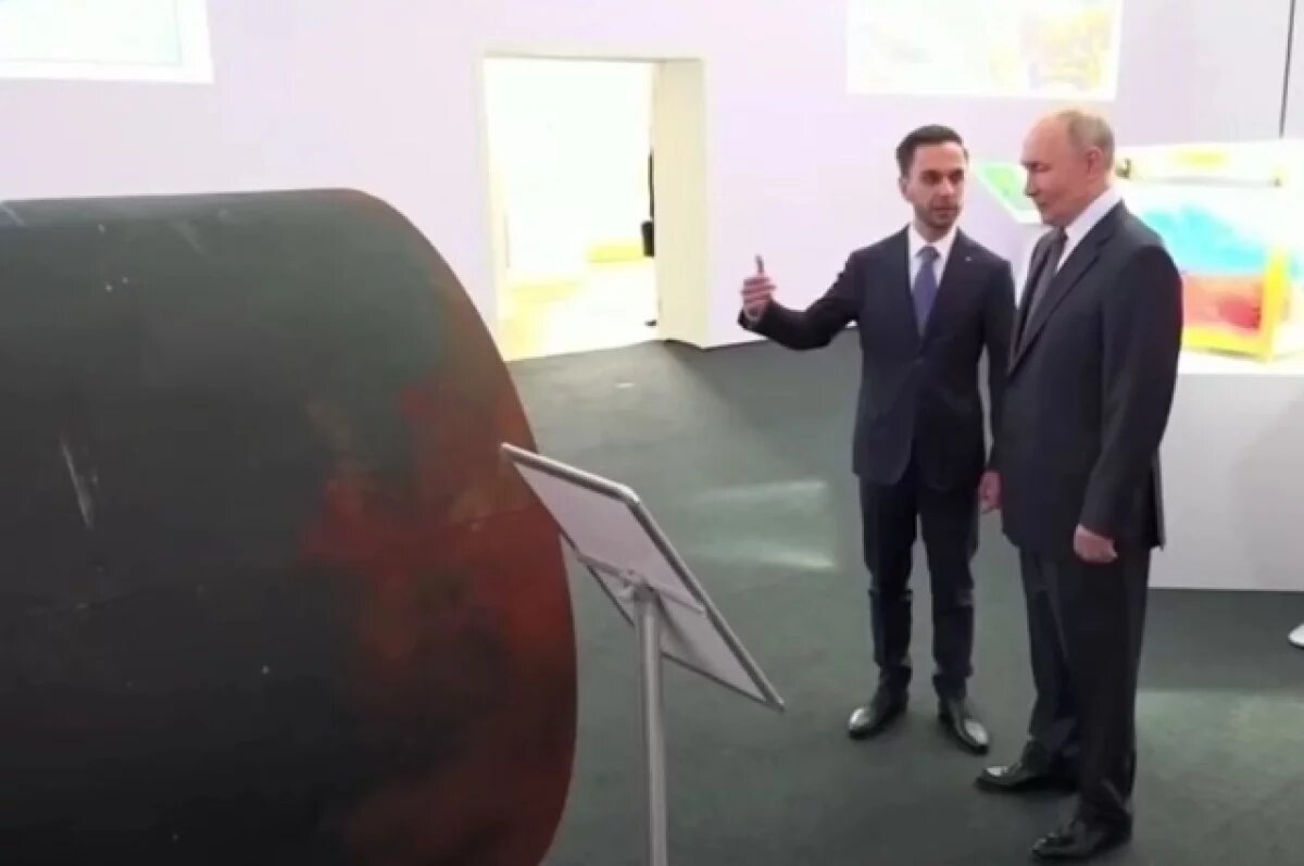    Путину показали макет трубы, по которой бойцы РФ прорвались к Судже