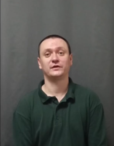 Отец братьев, заступившихся за мальчика, выступил с видеообращением. Фото: скрин видео тг-канал "Многонационал".