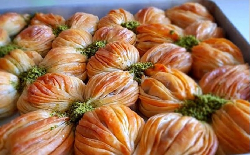 Восточный десерт с ореховой начинкой: гениальный рецепт из кофейни