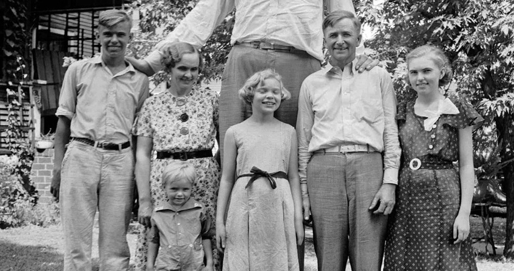 «Добрый великан Америки»: история Роберта Уодлоу — самого высокого человека в мире, чей рекорд так и не был побит