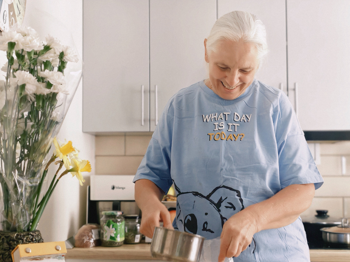 Галя на кухне