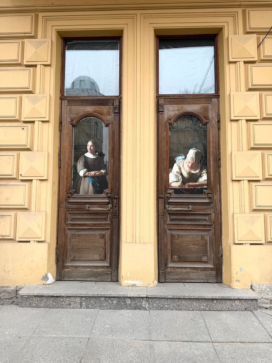 Новые работы Ульяны Полоз в Петербурге / фото принадлежат автору статьи
