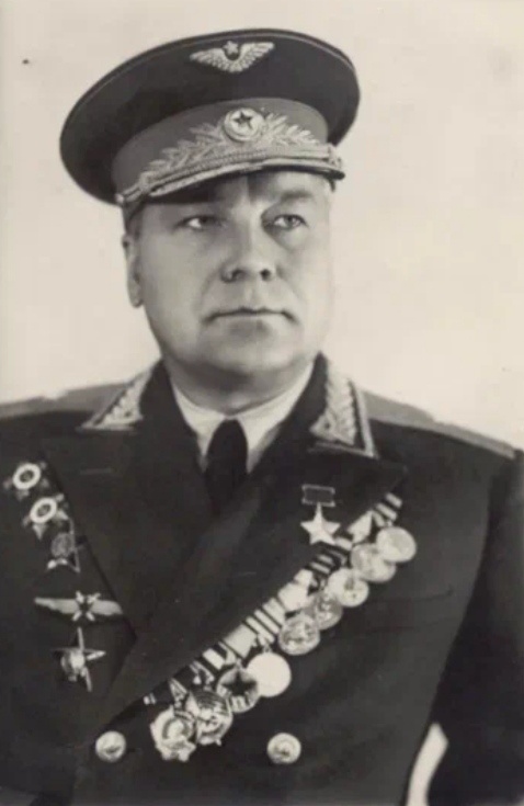 Анатолий Ляпидевский.