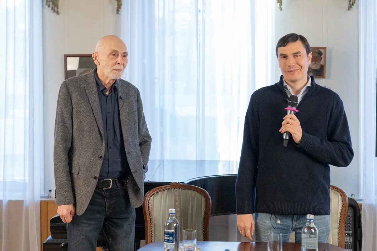 Вторая встреча писательского клуба. Фото: Александр Зенкин