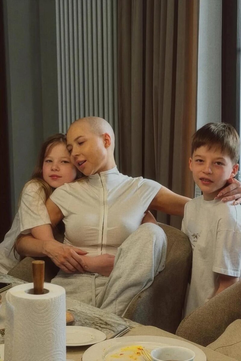    Валерия Чекалина с детьми Соцсети