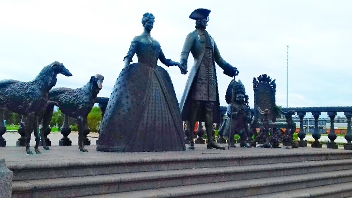 Памятник "Царская прогулка" /фото из личного архива, 2016/